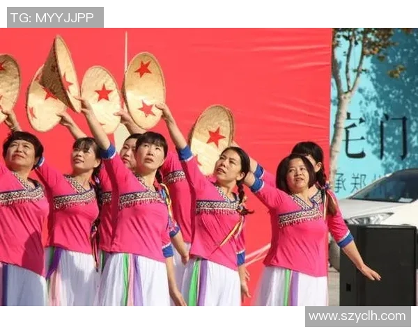 足球明星热舞广场舞展现活力与魅力引发全民健身热潮 足球明星热舞广场舞展现活力与魅力引发全民健身热潮